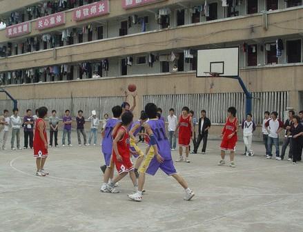 武汉铁路桥梁学校学生活动.jpg